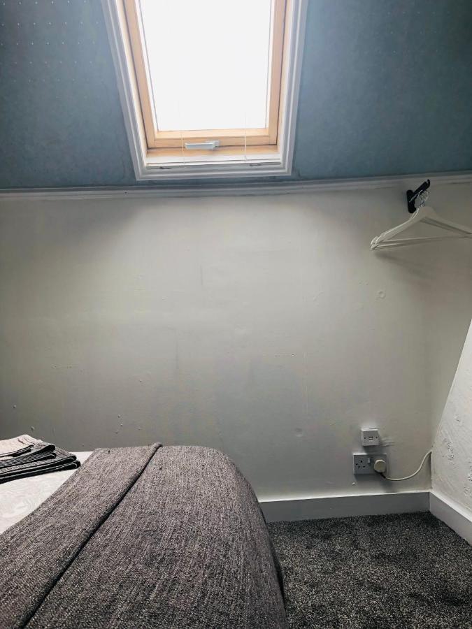Ac Hideout Apartment Рочфорд Екстериор снимка